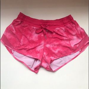Lululemon Hotty Hot Shorts 2.5”